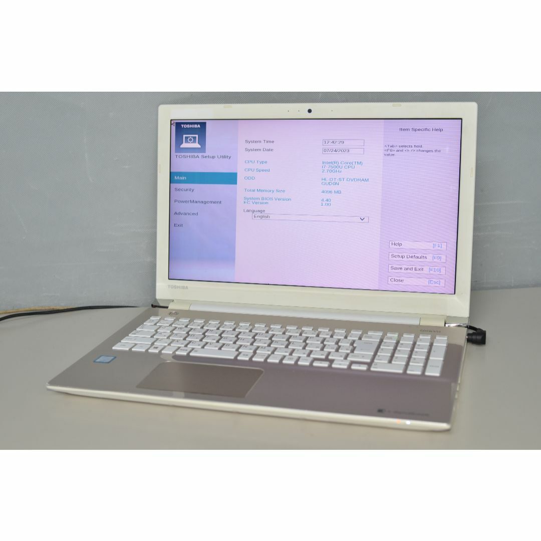4GBHDDジャンク品ノートパソコン 東芝 T65/CG core i7-7500U