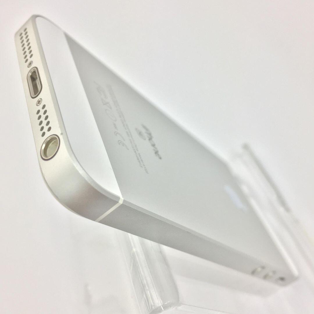 iPhone(アイフォーン)の【A】iPhone SE/32GB/356132091490913 スマホ/家電/カメラのスマートフォン/携帯電話(スマートフォン本体)の商品写真