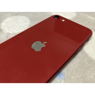 アップル(Apple)のiPhoneSE 第3世代 RED 128G au.UQの方のみ(スマートフォン本体)