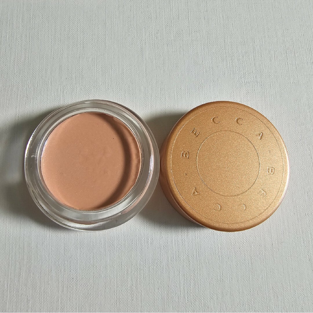 Sephora(セフォラ)のBecca アンダーアイ　ブライトニング　コンシーラー コスメ/美容のベースメイク/化粧品(コンシーラー)の商品写真