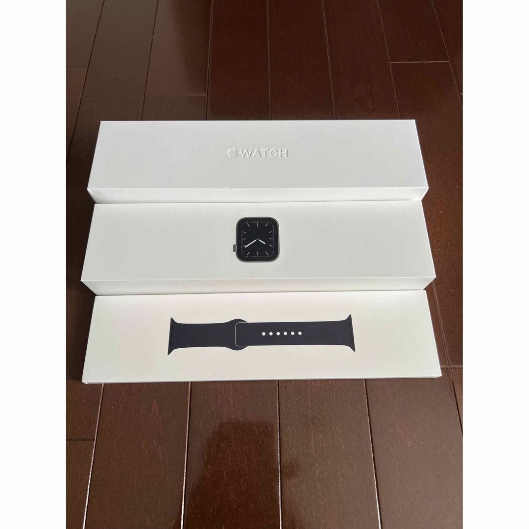 アップル Apple Watch5 グレイアルミニウム