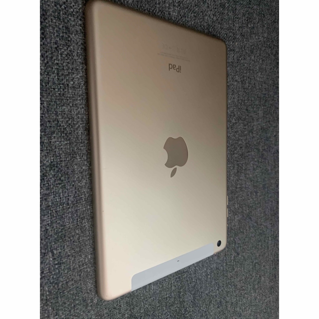 iPad(アイパッド)の【美品】iPad mini3 16GB Cellular ゴールド スマホ/家電/カメラのPC/タブレット(タブレット)の商品写真