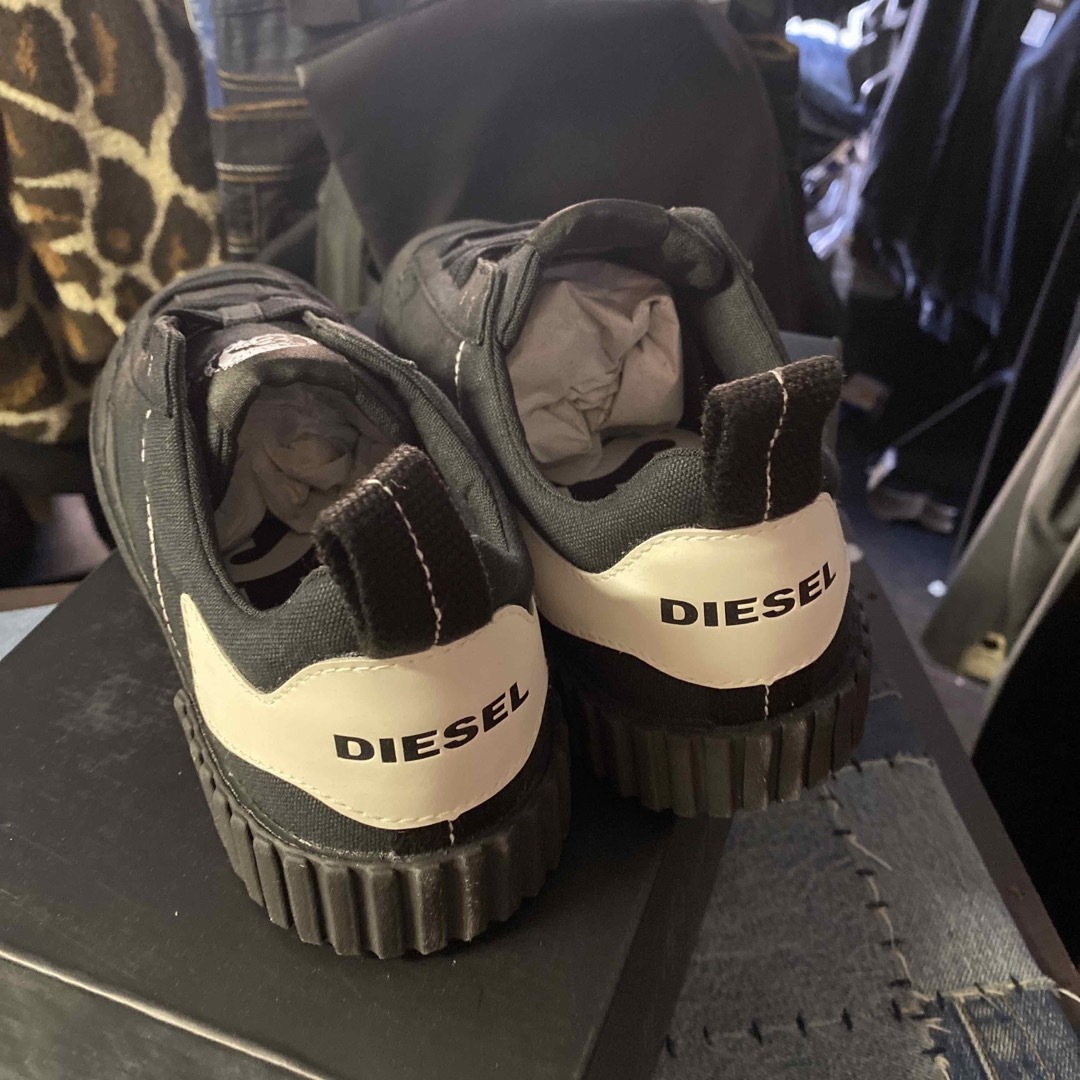 DIESEL(ディーゼル)の【新品】DIESEL スニーカー 42 27.0cm メンズの靴/シューズ(スニーカー)の商品写真