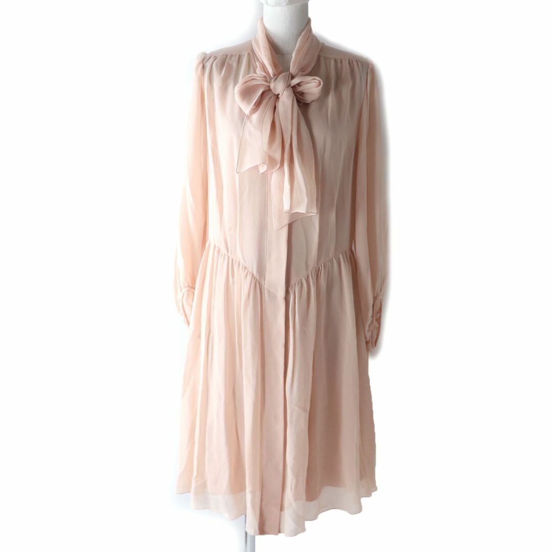 未使用品☆正規品 FOXEY フォクシー 38453 Stole Dress シルク100% リボンタイ付 長袖 シフォンワンピース ピンクベージュ 38 ハンガー付 | フリマアプリ ラクマ