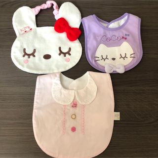 ニットプランナー(KP)のKP うさぎ女の子スタイ　三枚セット　新品(ベビースタイ/よだれかけ)