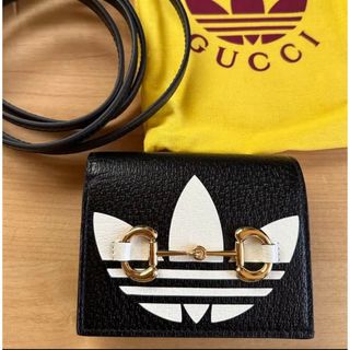 グッチ(Gucci)の新品未使用　gucci x addidas コラボ レア ウォレット　限定(財布)