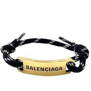 バレンシアガ(Balenciaga)の【値下げ中】BALENCIAGA バレンシアガ バングル PLATEブレスレット ロゴプレート アクセサリー 小物 ポリエステル  コットン  ブラス  656418 ブラック 黒 ゴールド金具 メンズ 約20.8g 人気 美品【中古品】(バングル/リストバンド)