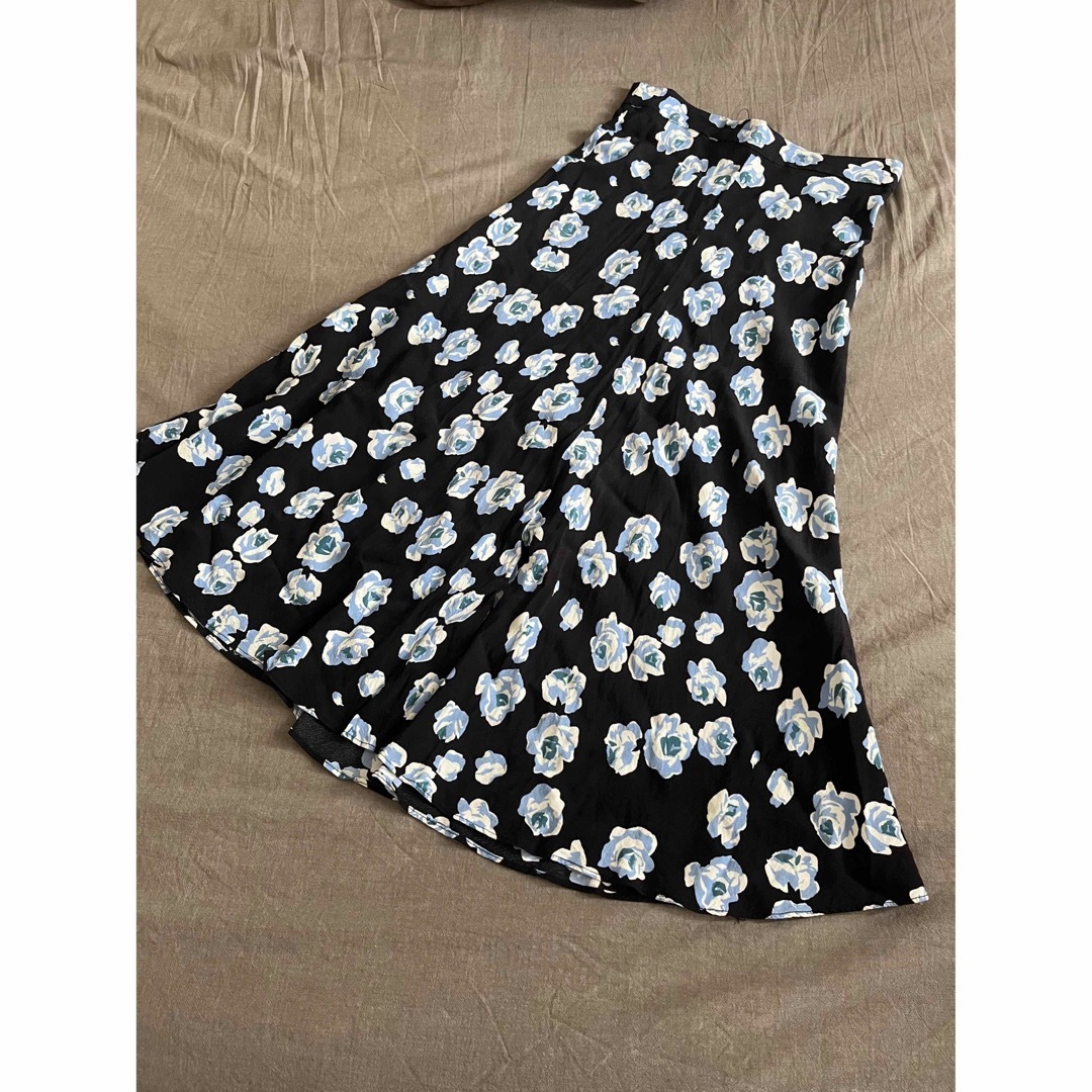 ZARA - 美品 ZARA ザラ ロングスカート スカート 花柄 黒 人気 ZARA - 美品 ZARA ザラ ロングスカート スカート 花柄 黒 人気