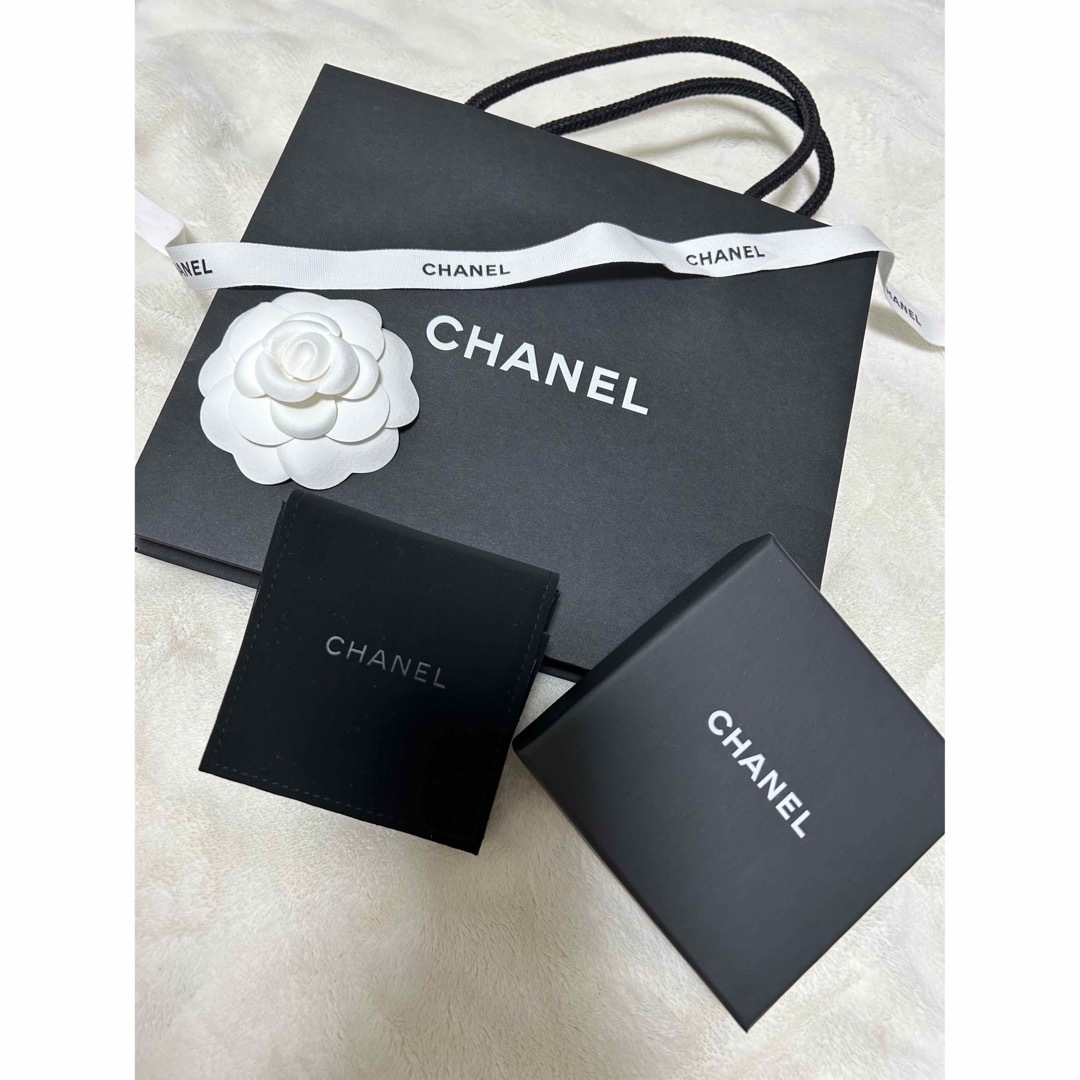 CHANEL 空箱　ブローチ