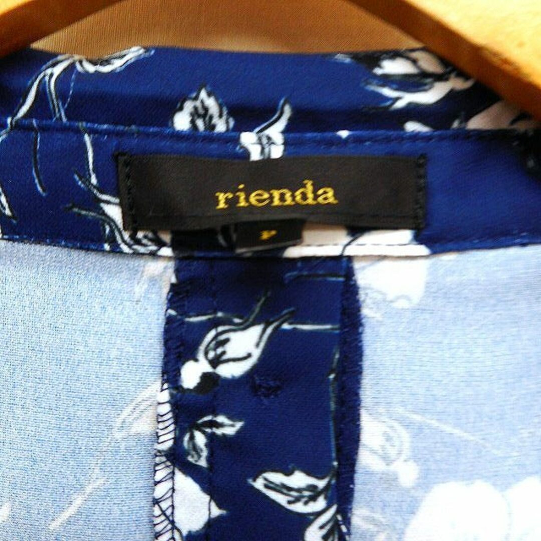 rienda(リエンダ)のリエンダ rienda フラワープリント スキッパー シャツ ブラウス 長袖 F レディースのトップス(シャツ/ブラウス(長袖/七分))の商品写真
