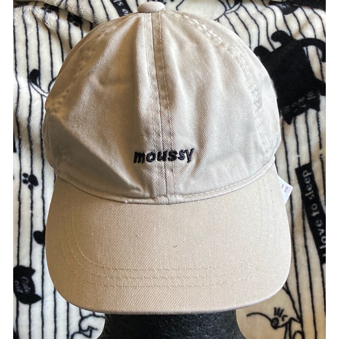 moussy(マウジー)の洗濯済　ベージュ色ローキャップ【マウジー MOUSSY】スナップバック帽子CAP レディースの帽子(キャップ)の商品写真