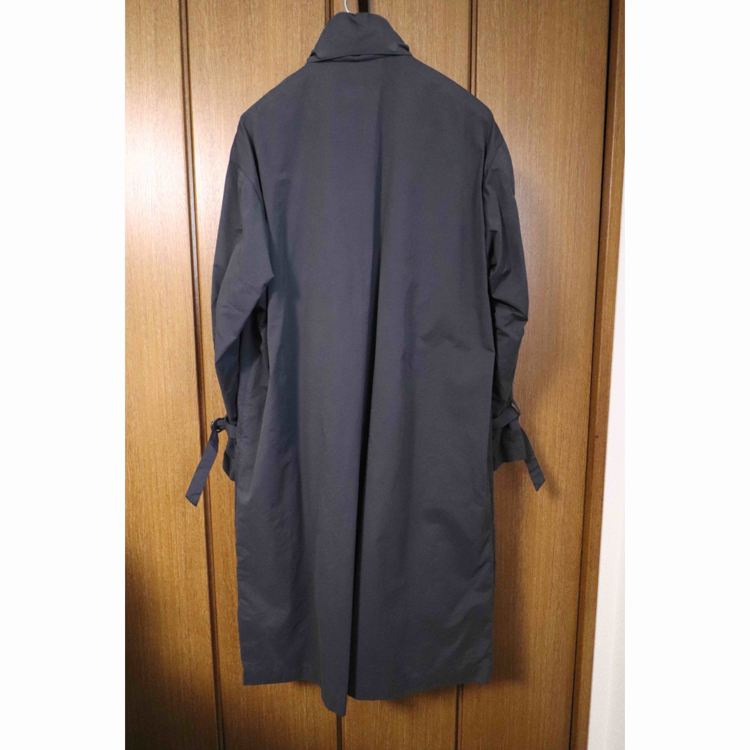 COMOLI(コモリ)の【3回着用】COMOLI コモリ ストームコート サイズ2 ブラック メンズのジャケット/アウター(ステンカラーコート)の商品写真