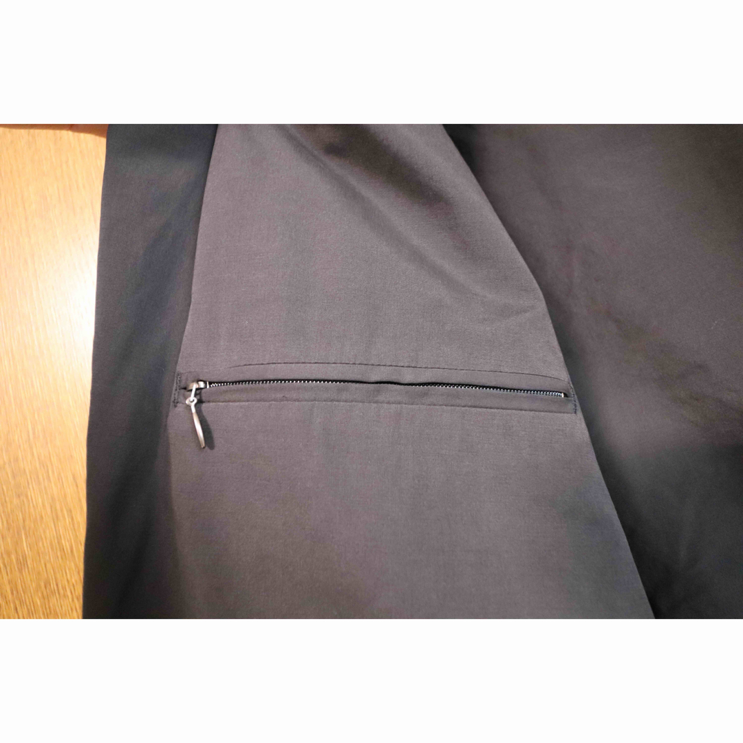 COMOLI(コモリ)の【3回着用】COMOLI コモリ ストームコート サイズ2 ブラック メンズのジャケット/アウター(ステンカラーコート)の商品写真