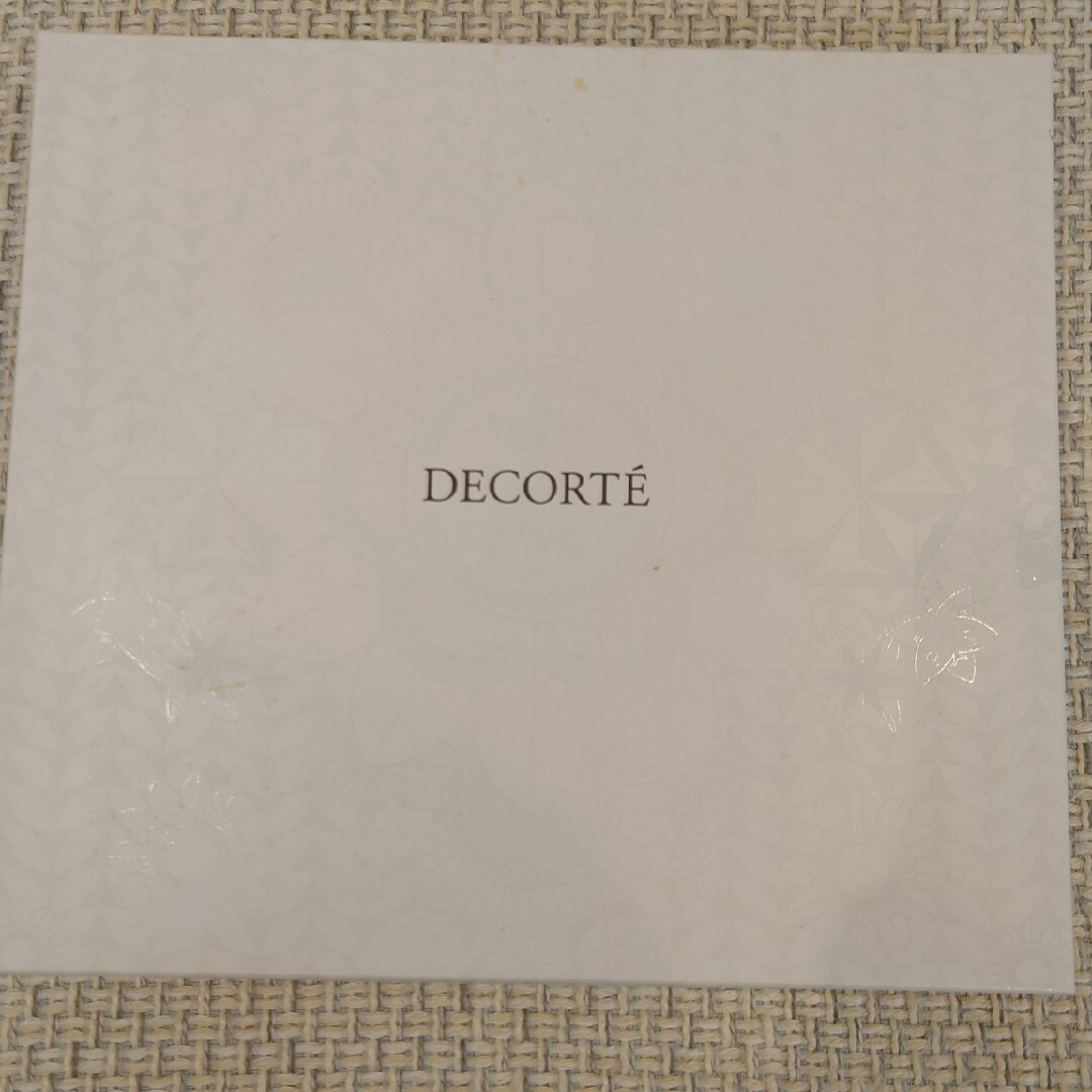 COSME DECORTE(コスメデコルテ)の『DECORTÉ』ランチョンマット (4名分セット) インテリア/住まい/日用品のキッチン/食器(テーブル用品)の商品写真