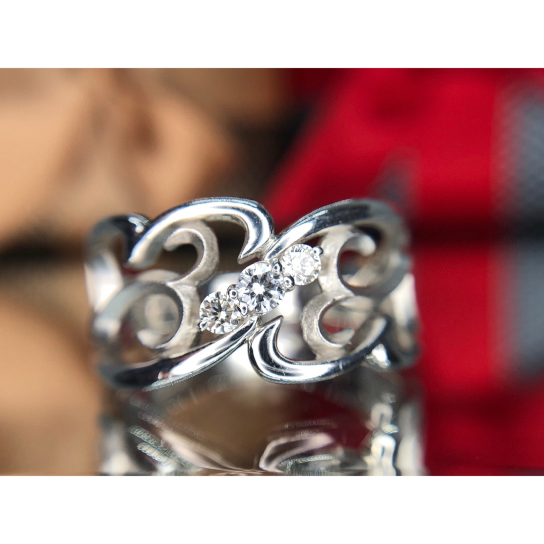 小粒でもキラキラ デザイン綺麗なダイヤモンドpt900リング-