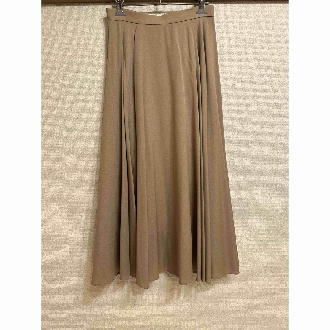 UNITED ARROWS(ユナイテッドアローズ)の【まいまい様専用】UNITED ARROWS ベージュ　フレアスカート レディースのスカート(ロングスカート)の商品写真
