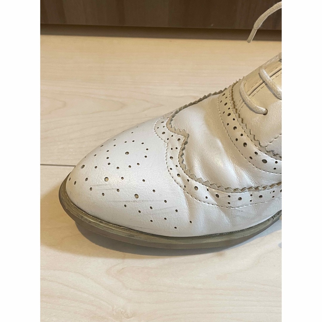 【傷あり】ESPERANZA ドレスシューズ　パンプス　オフホワイト レディースの靴/シューズ(ローファー/革靴)の商品写真