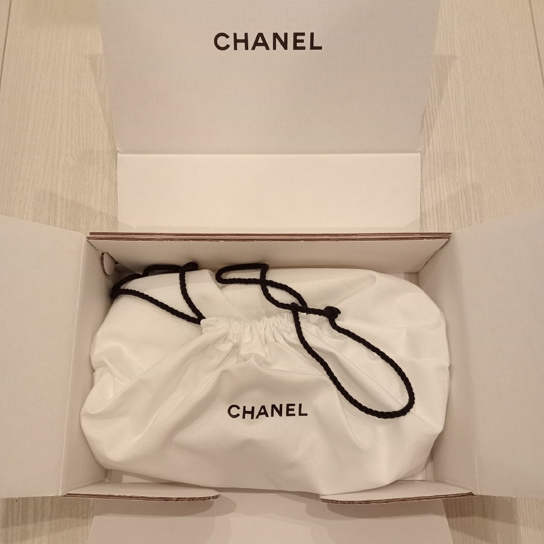 CHANEL(シャネル)のCHANEL ミロワール ドゥーブル ファセット 129 オヴニー レディースのファッション小物(ミラー)の商品写真