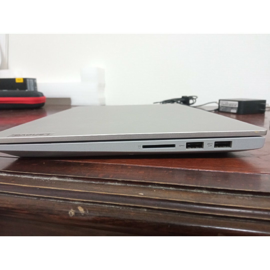 LENOVO IdeaPad SLIM 550 ノートパソコン