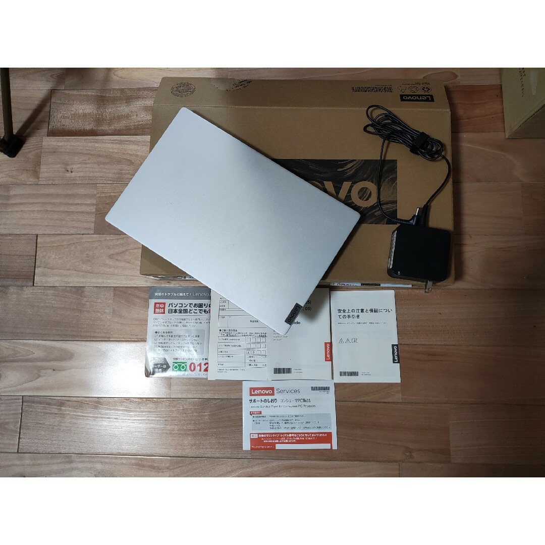 LENOVO IdeaPad SLIM 550 ノートパソコン