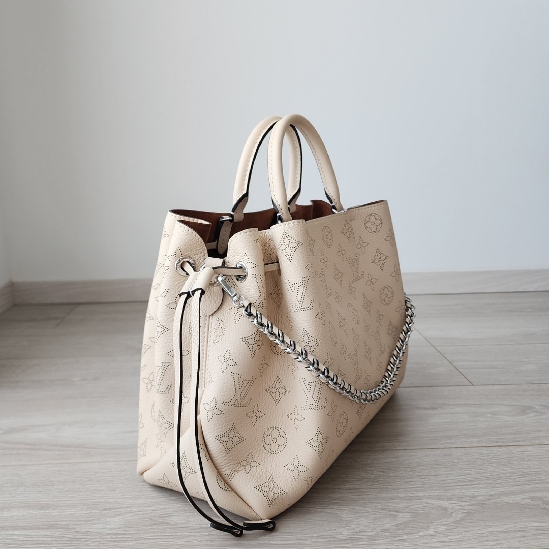LOUIS VUITTON - 極美品【ヴィトン】マヒナ ベラ・トート クレーム