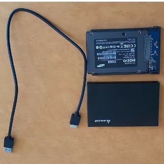 サムスン(SAMSUNG)のSAMSUNG SSD  840EVO (PC周辺機器)