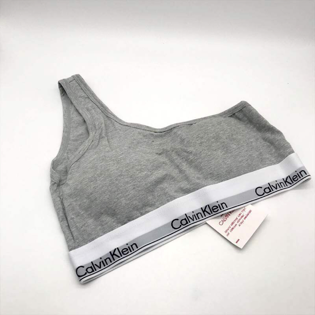 ck Calvin Klein(シーケーカルバンクライン)のカルバンクライン　上下セット　ワンショルダーブラレット&ショーツ　灰下着　M レディースの下着/アンダーウェア(ブラ&ショーツセット)の商品写真