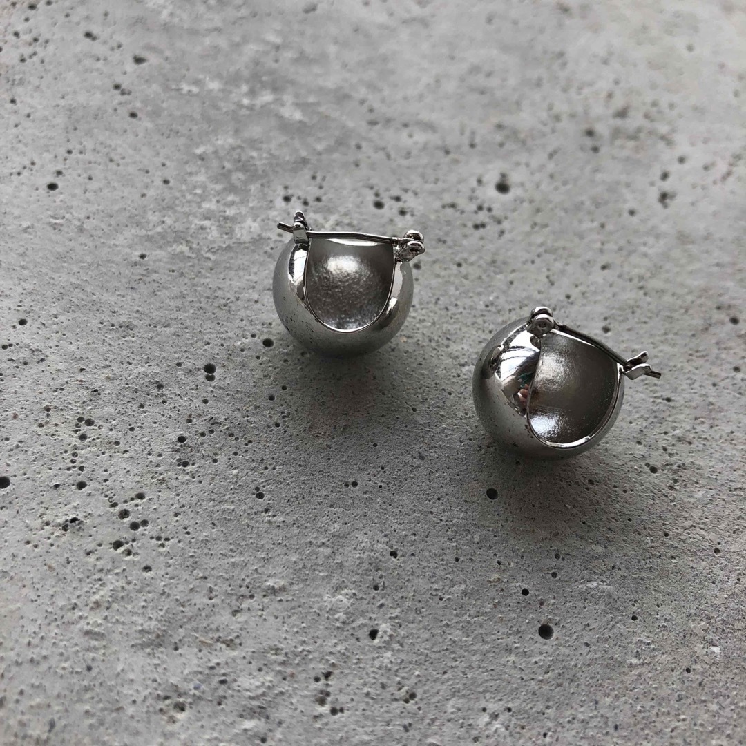 TODAYFUL(トゥデイフル)のN-262 “コロン”metal ball pierce silver レディースのアクセサリー(ピアス)の商品写真