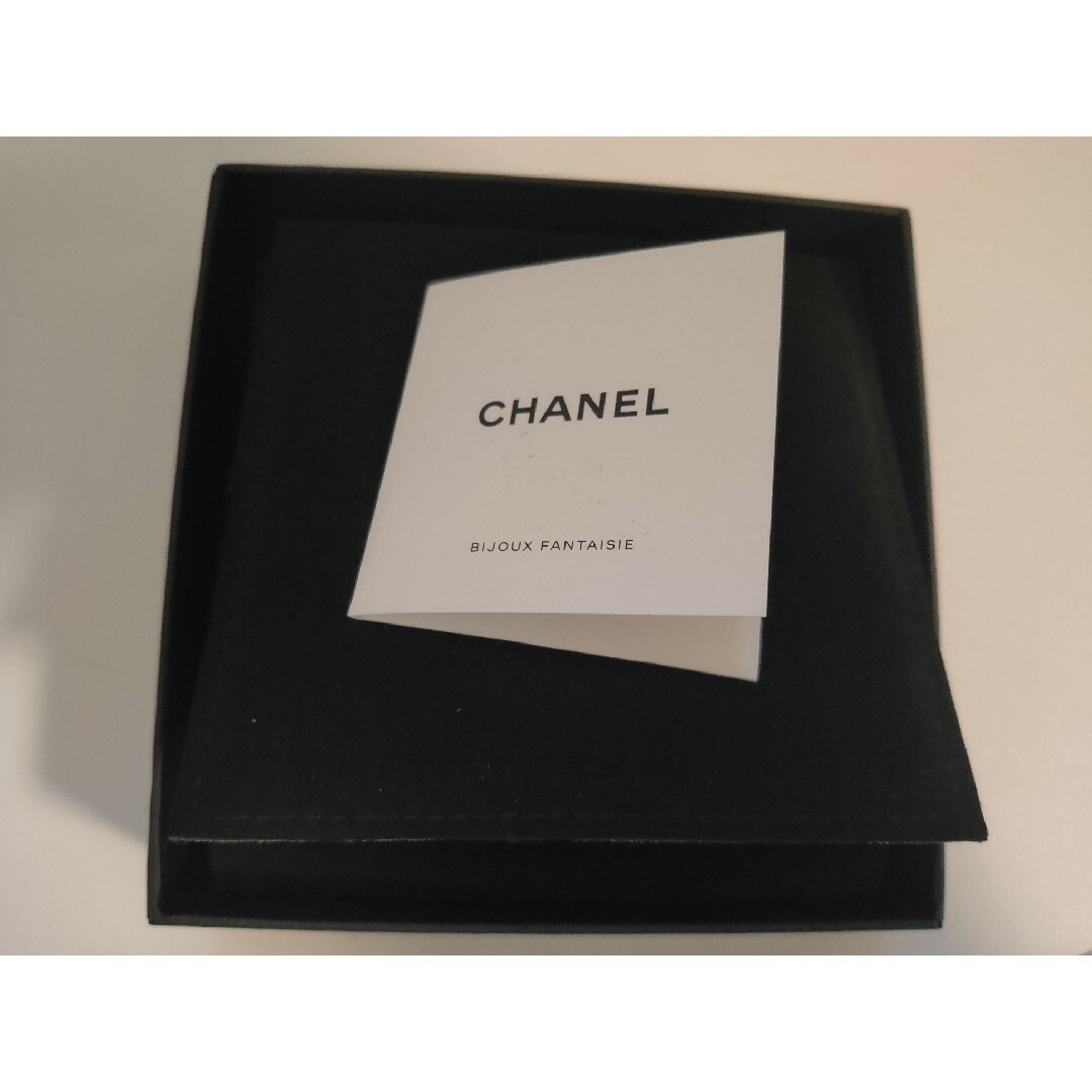 CHANEL ピアス メタル カーフスキン＆ストラスゴールド 百貨店で購入正規品