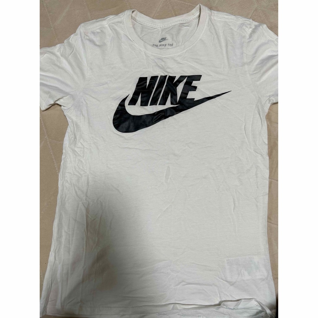 NIKETシャツ レディースのトップス(Tシャツ(半袖/袖なし))の商品写真