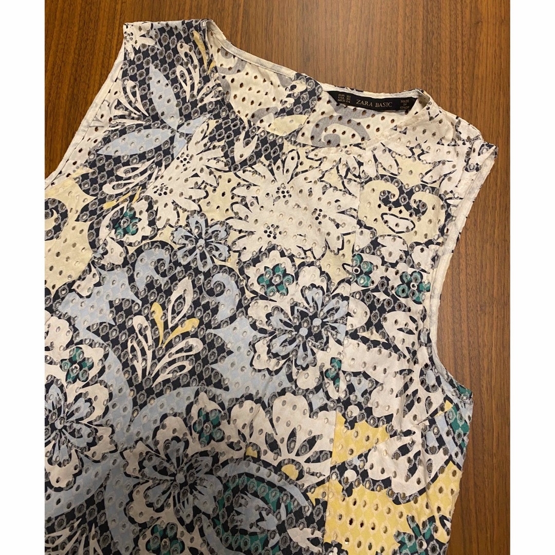 ZARA(ザラ)のZara 花柄プリント ノースリーブトップス レディースのトップス(シャツ/ブラウス(半袖/袖なし))の商品写真