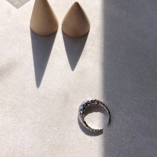 アパルトモンドゥーズィエムクラス(L'Appartement DEUXIEME CLASSE)のN-266 三日月リング 🌙Crescent Moon ring nuance(リング(指輪))