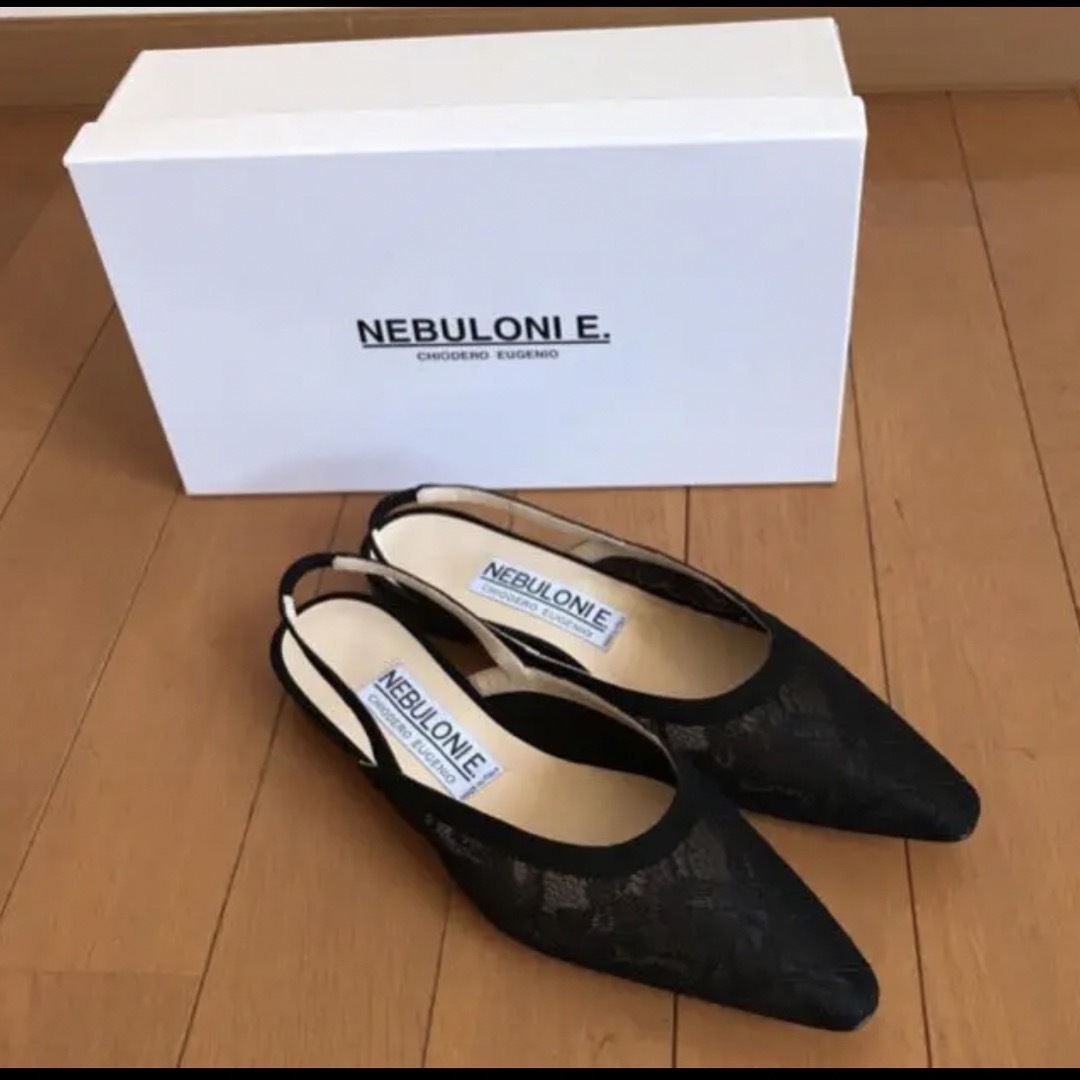 NEBULONI E.(ネブローニ)のNEBULONI E. レースバックストラップパンプス レディースの靴/シューズ(ハイヒール/パンプス)の商品写真