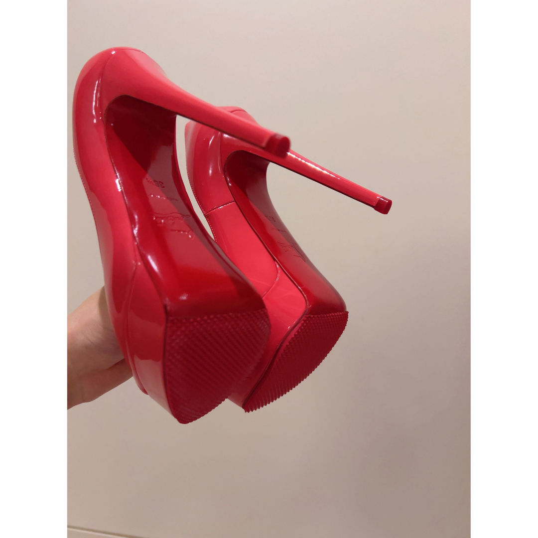 Christian Louboutin(クリスチャンルブタン)のルブタン　ピンク　ヒール　36.5 裏張りあり レディースの靴/シューズ(ハイヒール/パンプス)の商品写真