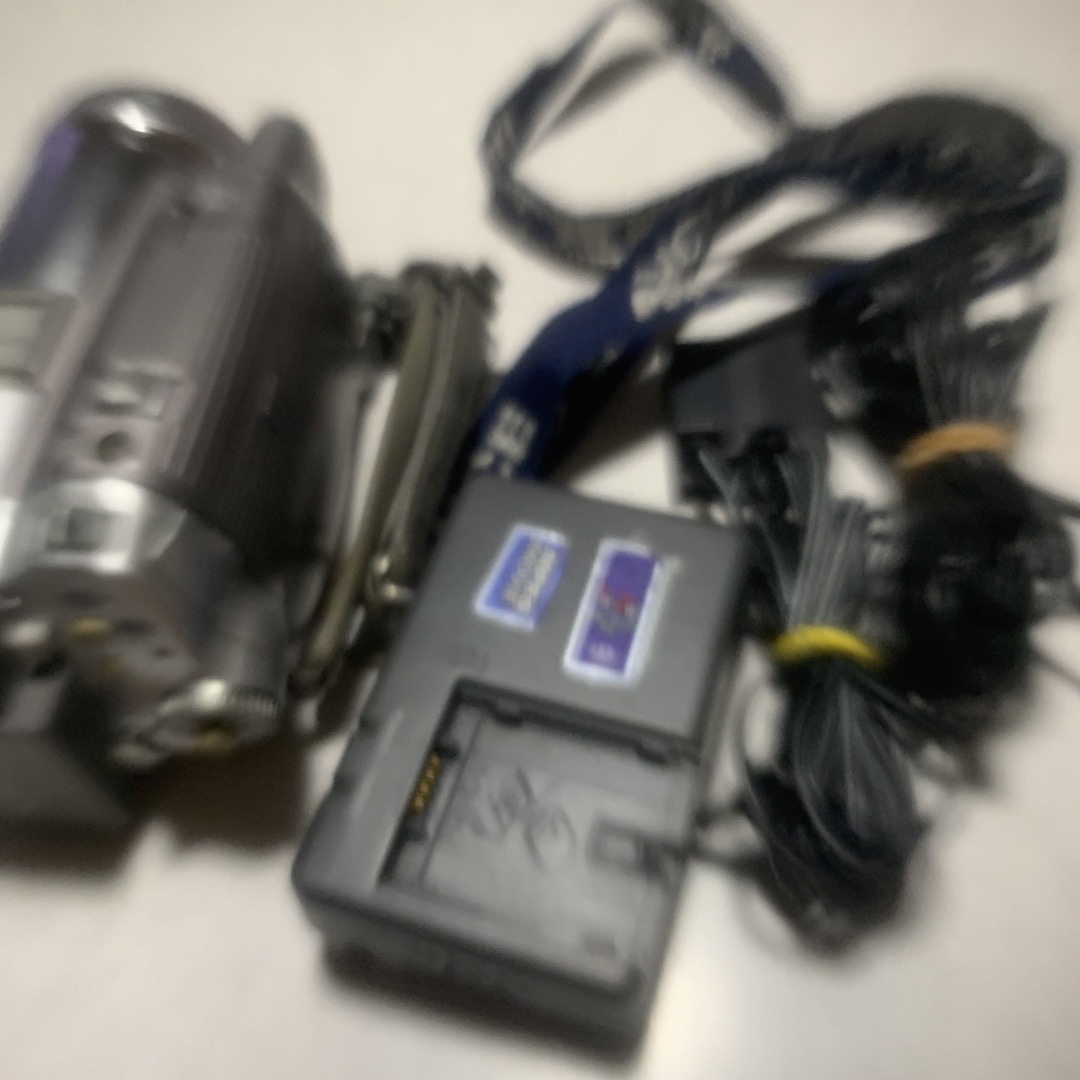 Panasonic(パナソニック)の動作品　Panasonic miniDV ビデオカメラ　NV-GS250  ④ スマホ/家電/カメラのカメラ(ビデオカメラ)の商品写真