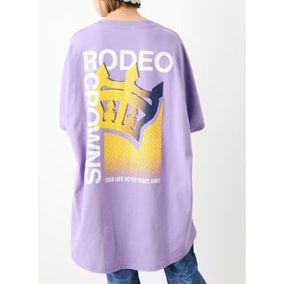 ロデオクラウンズワイドボウル(RODEO CROWNS WIDE BOWL)のRCWB★Halftone Logoビッグワンピース パープル(ひざ丈ワンピース)