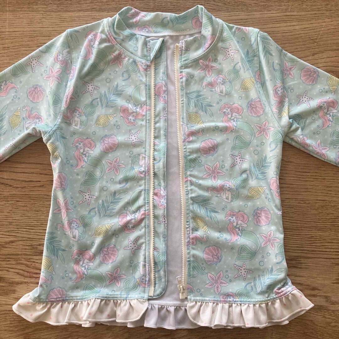 プリンセス(アリエル)フリル付ラッシュガード 120【中古品】 キッズ/ベビー/マタニティのキッズ服女の子用(90cm~)(ジャケット/上着)の商品写真