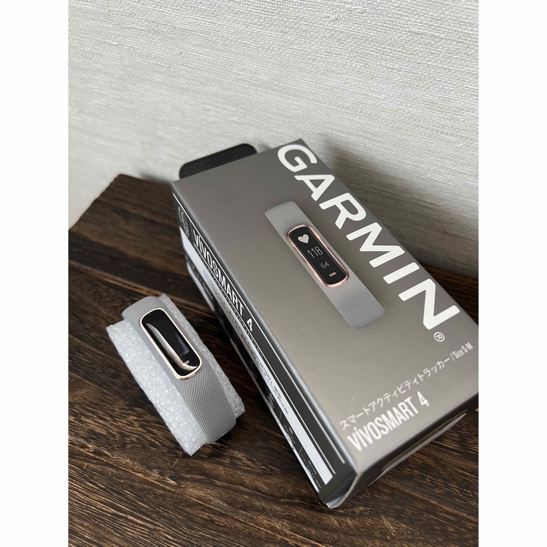 GARMIN(ガーミン)のGARMINスマートウォッチ　VÍVOSMART4 スマホ/家電/カメラの美容/健康(その他)の商品写真