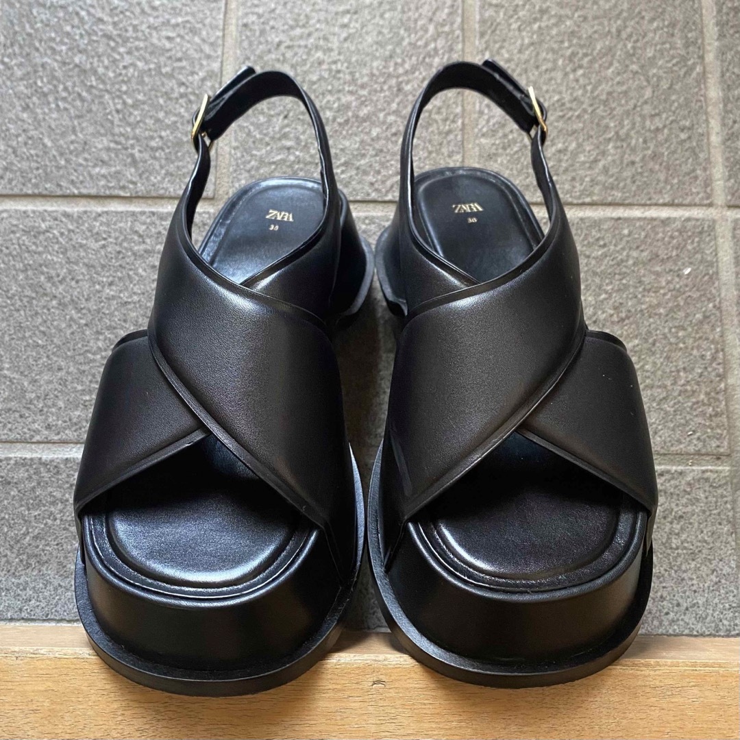 ZARA - ZARA クロスストラップ レザーサンダル 38の通販 by kon|ザラ ...