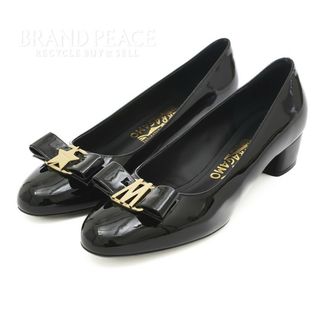 フェラガモ パンプス(ゴールド/金色系)の通販 78点 | Ferragamoを