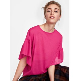 ザラ(ZARA)の新品☆ZARA ザラ フリルスリーブTシャツ トップス M ピンク Barbie(Tシャツ(半袖/袖なし))