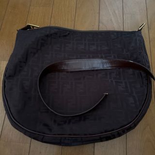 フェンディ(FENDI)のFENDI ハンドバッグ(ハンドバッグ)