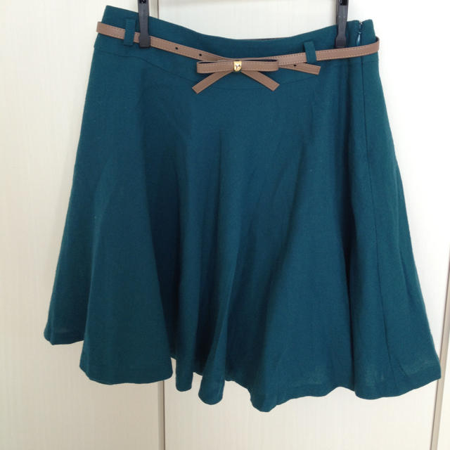 MISCH MASCH(ミッシュマッシュ)のMISCH☆ダークグリーンSK☆ レディースのスカート(ひざ丈スカート)の商品写真