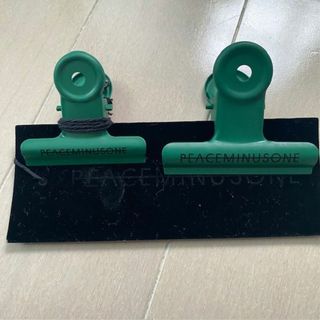 PEACEMINUSONE BULLDOG CLIP Green