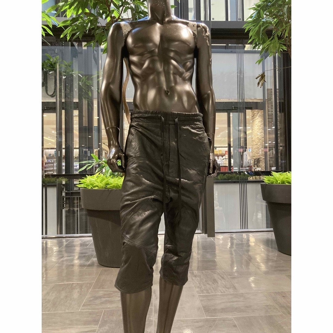Yasuyuki Ishii - yasuyuki.ishii レザー サルエルパンツ の通販 Yasuyuki Ishii - yasuyuki.ishii レザー サルエルパンツ の通販