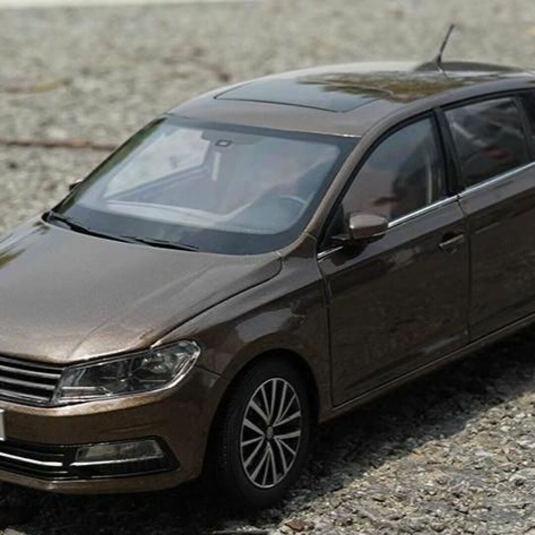 ミニカー 1/18 VW フォルクスワーゲン グランサンタナ ブラウン