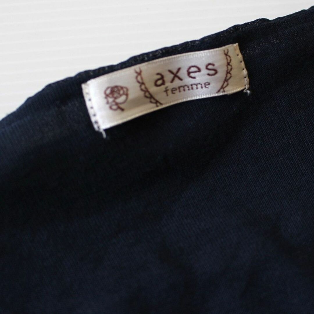 axes femme(アクシーズファム)の美品★axes femmeネイビー袖シアーフラワーレース切替半袖ブラウスM レディースのトップス(シャツ/ブラウス(半袖/袖なし))の商品写真