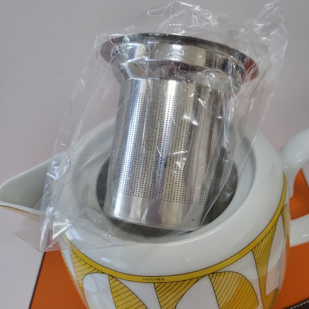 Hermes(エルメス)の新品 ★ HERMES  ソレイユ ドゥ エルメス ティーポット インテリア/住まい/日用品のキッチン/食器(食器)の商品写真