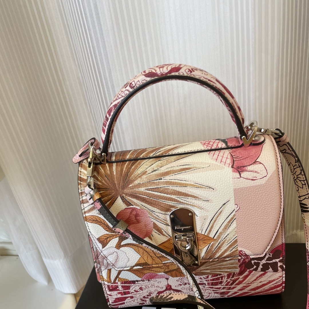 Ferragamo - サルヴァトーレフェラガモ 2wayバッグ ガンチーニ レザー