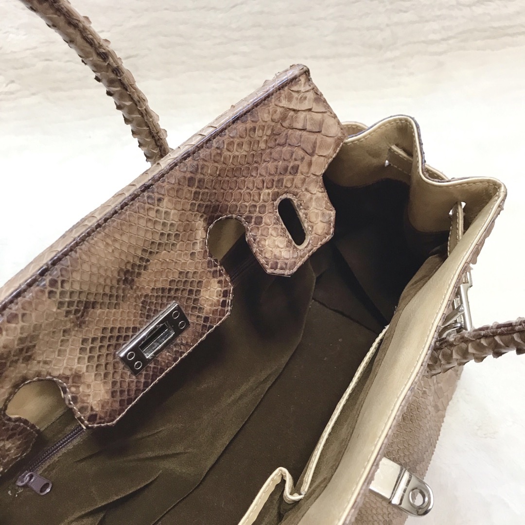 極美品 DEORON 蛇革 パイソン 本革 オールレザー ハンドバック 金具 レディースのバッグ(ハンドバッグ)の商品写真